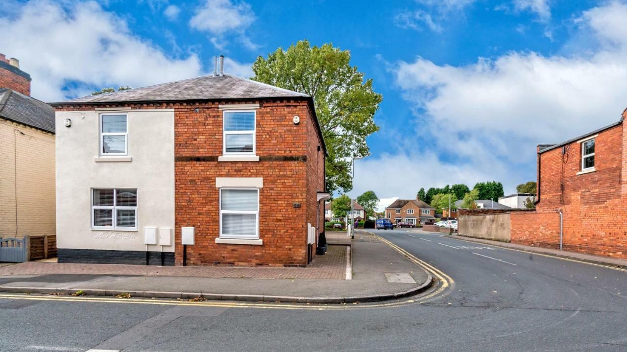 Cannock Hotel Apartments Exterior photo